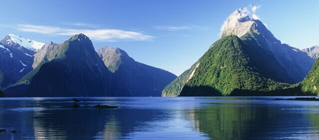 milford sound in new zealand